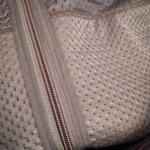 LL Bean Women’s Mountain Pile High Fleece Vest​ Maroon Sz M-Reg - Picture 5 of 5